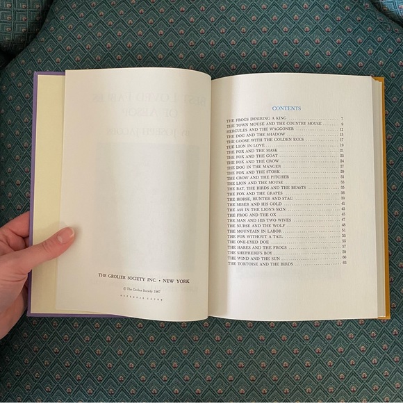 Dandelion Library Book; Best Loved Fables of Aesop & Nonsense Alphabets. - Picture 5 of 13